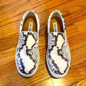 Steve Madden Snakeskin Flats